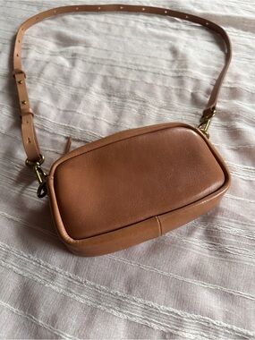 MADEWELL The Leather Carabiner Mini Crossbody Bag | Warm Hickory Tan